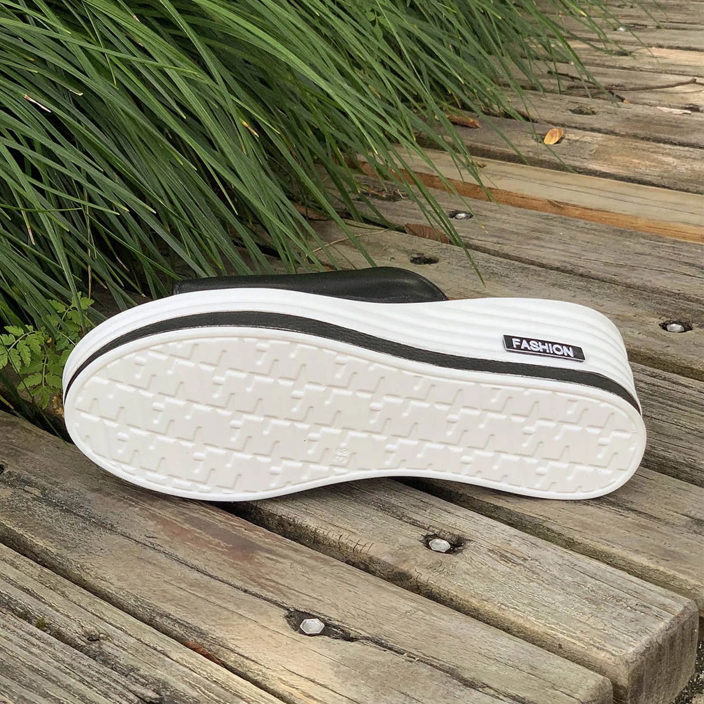 Summer Beach Thick Sole Slippers Women Thick Platform Indoor Home Slides Woman Non Slip Bathroom Flip Flops 2025